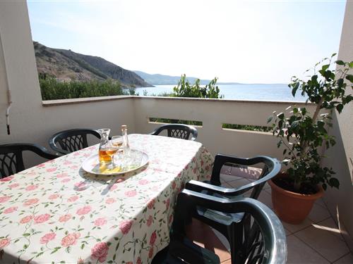 Holiday Home/Apartment - 5 persons -  - Metajna - 53296 - Metajna