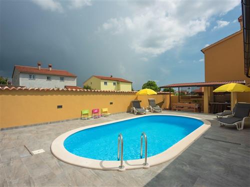 Holiday home - 6 persons -  - Pula/Galižana - 52216