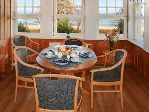 Holiday Home/Apartment - 5 persons -  - Strandpromenade - 18609 - Binz