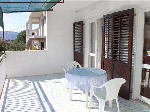 Holiday Home/Apartment - 2 persons -  - Stari Grad - 21460 - Stari Grad