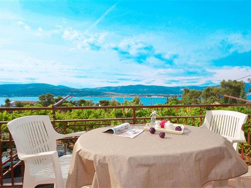 Holiday apartment - 10 persons -  - Arbanija - 21224 - Arbanija