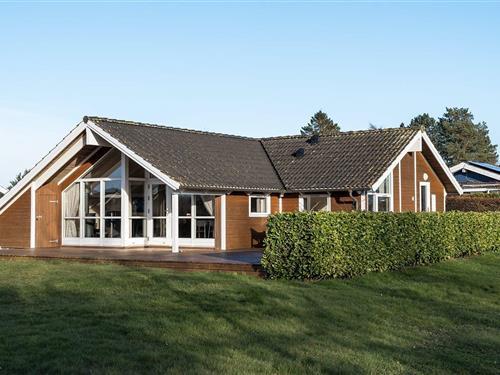 Sommerhus - 8 personer -  - Højdedraget - 4793 - Bogø