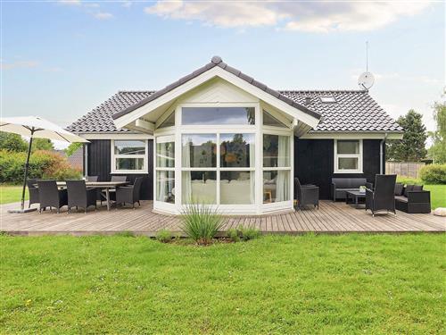 Sommerhus - 6 personer -  - Burrevej - Marielyst - 4873 - Væggerløse