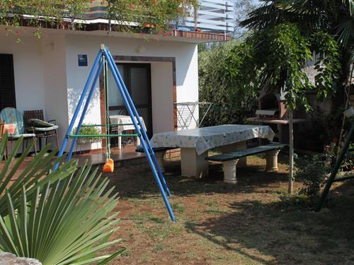 Holiday Home/Apartment - 3 persons -  - Dolinci - 52470 - Dolinci