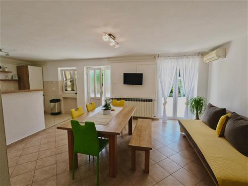 Holiday Home/Apartment - 5 persons -  - Crikvenica - 51260 - Crikvenica