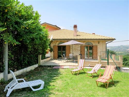 Holiday Home/Apartment - 4 persons -  - Collecorvino - 65010