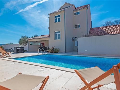 Sommerhus - 8 personer -  - Kod skole - Sibenik - Radonic - 22221 - Sibenik