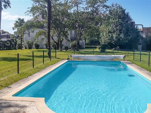 Holiday home - 10 persons -  - place de l'Eglise - 64190 - Rivehaute