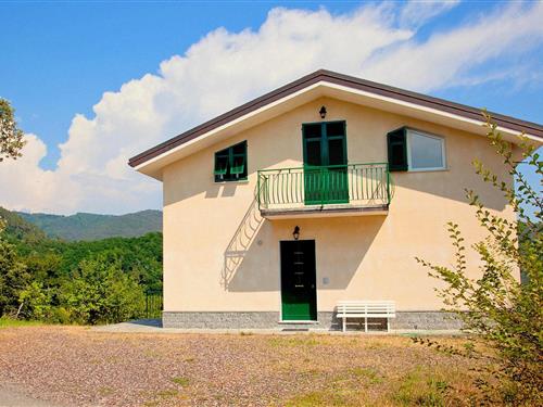 Holiday Home/Apartment - 6 persons -  - 19020 - Sesta Godano