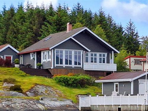 Holiday home - 8 persons -  - Tollaksøya - Tollaksøya/Florø - 6913 - Florø