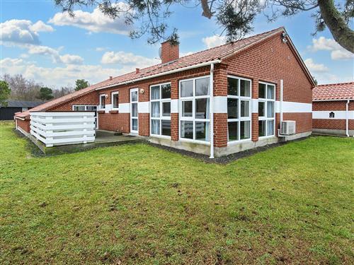 Sommerhus - 14 personer -  - Klara Hansens Vej - Fjellerup - 8585 - Glesborg