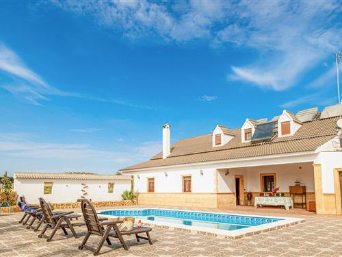 Holiday home - 17 persons -  - Colina de la virgen, d. - 14900 - Lucena