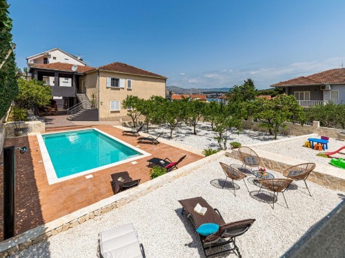 Ferieleilighet - 6 personer -  - Kuzmica III - Ciovo-Okrug Gornji - 21223 - Okrug Gornji