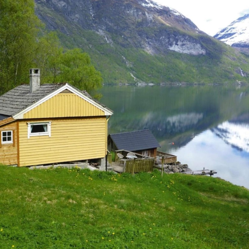  - 3 personer -  - Nestun - Veslebygda - 6783 - Stryn