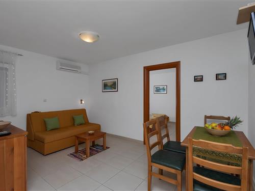Holiday apartment - 4 persons -  - 21320 - Baška Voda