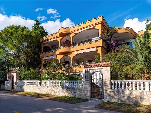 Holiday apartment - 3 persons -  - Obala Ante Mateka - Starigrad Paklenica -Rovanjska - 23243 - Rovanjska