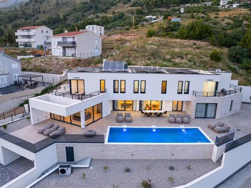 Villa - 10 personer -  - 21310 - Dalmatia County