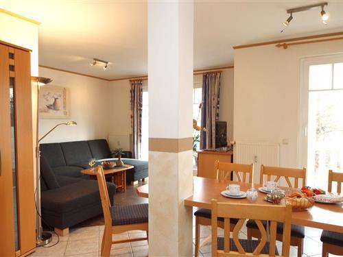 Holiday Home/Apartment - 4 persons -  - Ostseeallee - 18225 - Ostseebad Kühlungsborn