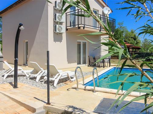 Holiday Home/Apartment - 7 persons -  - Seve bb - 52100 - Pula