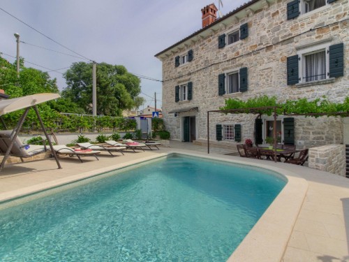 Holiday home - 8 persons -  - 52440 - Dracevac