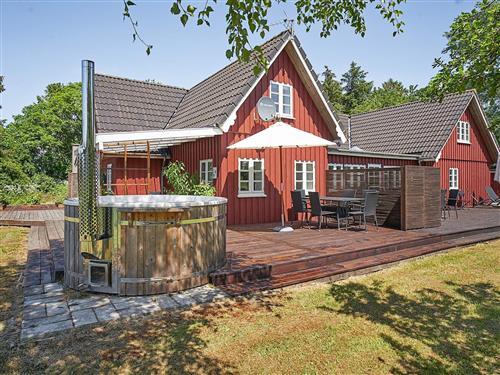 Sommerhus - 12 personer -  - Hegnedevejen - 3720 - Åkirkeby