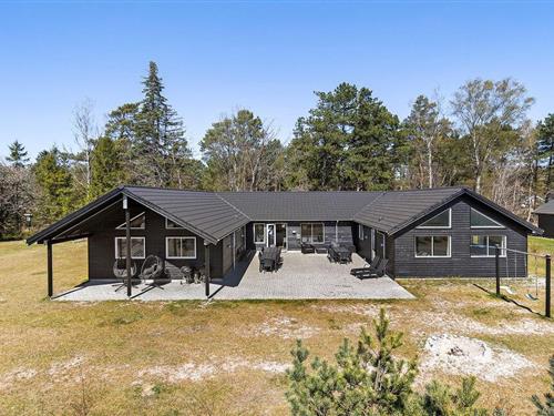Feriehus - 22 personer -  - Mostergårdsvej - Asserbo - 3300 - Frederiksværk