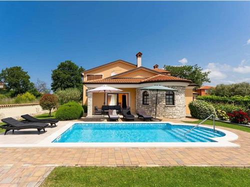 Holiday home - 8 persons -  - Dorina - 52460 - Buje