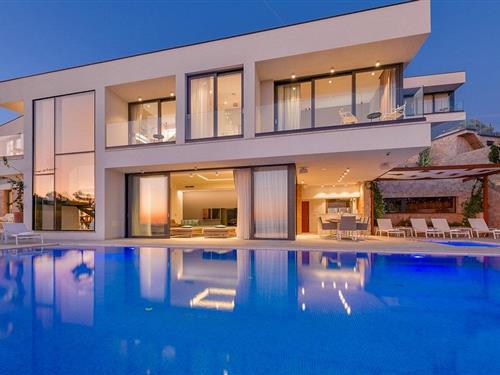 Holiday home - 8 persons -  - Sonje Bucan Domancic - 21450 - Hvar
