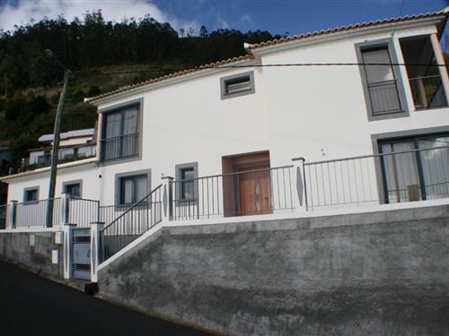 Holiday Home/Apartment - 4 persons -  - Estrada da Cova do Arco - 9370 - Arco Da Calheta