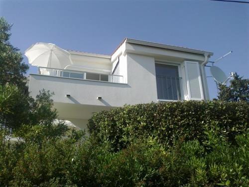 Holiday Home/Apartment - 5 persons -  - Ulica I - 23231 - Petrcane