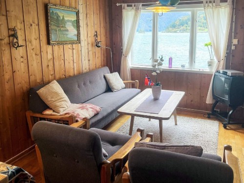  - 3 persons -  - Nestun - Veslebygda - 6783 - Stryn