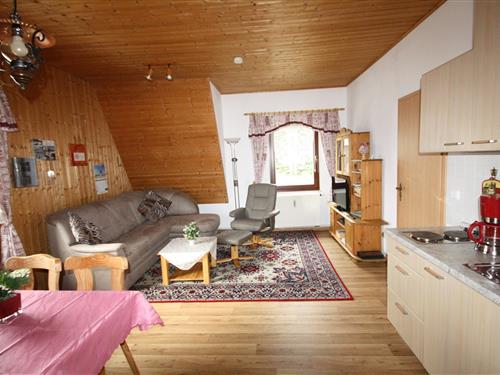 Ferienhaus - 3 Personen -  - Am Bahnhof - 09465 - Sehmatal