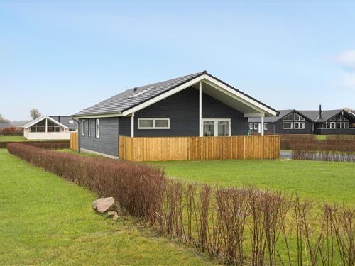 Holiday Home/Apartment - 6 persons -  - Strandbakken - Skåstrup - 5400 - Bogense