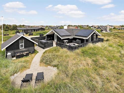 Sommerhus - 5 personer -  - Fyrmarken - Nr. Lyngvig - 6960 - Hvide Sande