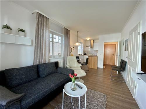 Holiday Home/Apartment - 4 persons -  - Strandpromenade - 18609 - Binz