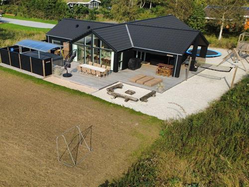 Sommerhus - 12 personer -  - Kløvermarken - Bratten - 9970 - Strandby