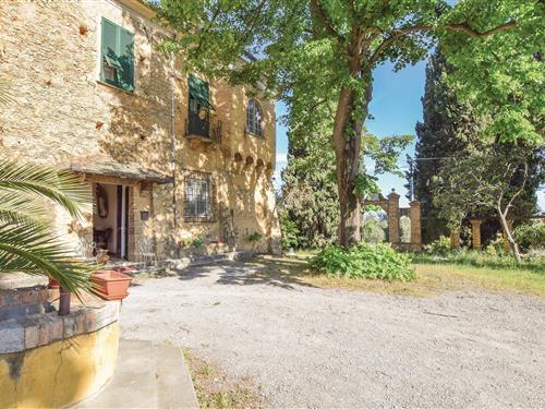 Holiday Home/Apartment - 7 persons -  - Reg.Carenda di Rapalline - Albenga - Riviera Dei Fiori - 17031 - Albenga