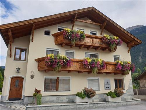Holiday Home/Apartment - 3 persons -  - Kappenzipfl 23 a - 6464 - Tarrenz