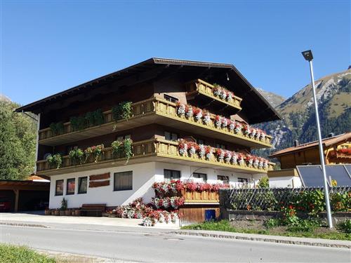 Holiday Home/Apartment - 3 persons -  - Großdorf - 9981 - Kals Am Großglockner