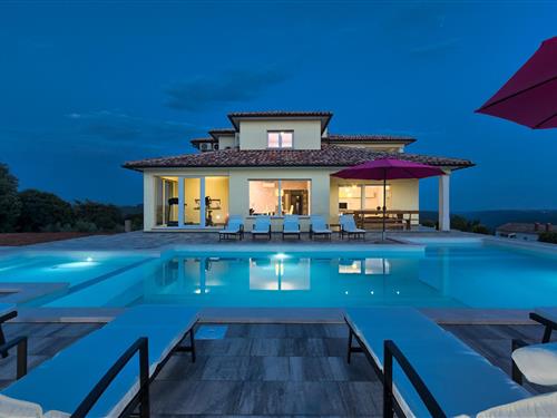 Holiday home - 12 persons -  - Sutivanac - 52207 - Barban