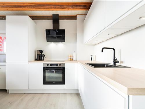 Feriehus - 4 personer -  - Hjelmevej 15, App. - 6854 - Henne Strand