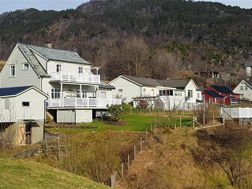 Feriehus / leilighet - 8 personer -  - Holmedalsvegen - Utåker/Kvinnherad - 5453 - Utåker