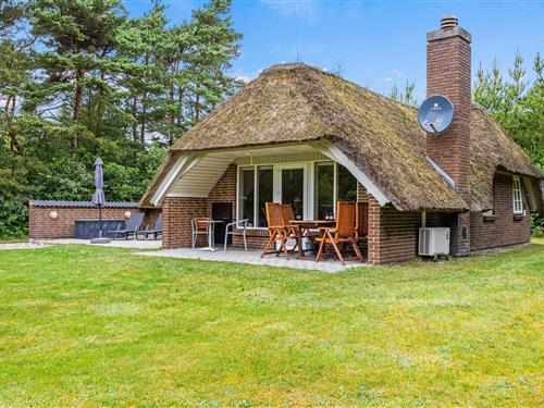 Sommerhus - 5 personer -  - Pugeldal - Houstrup - 6830 - Nr. Nebel