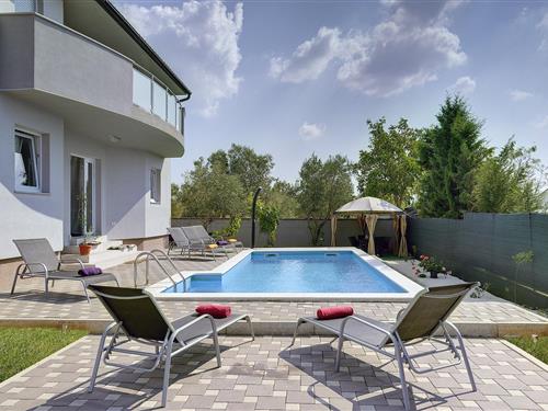 Sommerhus - 8 personer -  - 52215 - Majmajola