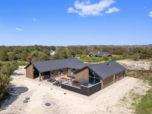 Holiday Home/Apartment - 14 persons -  - Peter Malersvej - 6857 - Blåvand