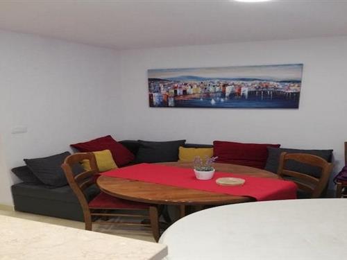 Ferielejlighed - 4 personer -  - 21223 - Okrug Donji