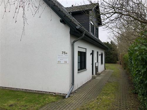 Holiday Home/Apartment - 4 persons -  - Seestrasse - 18374 - Seeheilbad Zingst