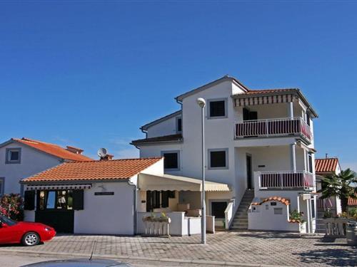 Holiday home - 8 persons -  - 52440 - Porec