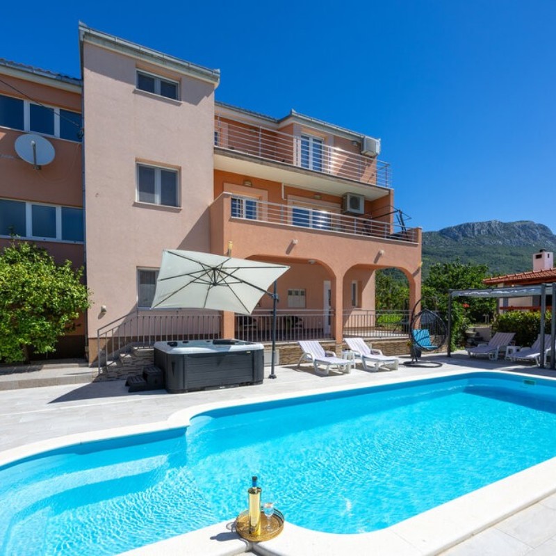 Sommerhus - 12 personer -  - Majuni - Trogir-Kastel Luksic - 21215 - Kastel Luksic