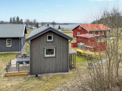 Feriehus - 5 personer -  - Opphammar Attefall - Sjönära Väringen - 705 97 - Glanshammar